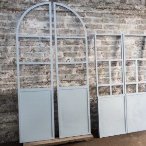 puertas de hierro para una vitrina